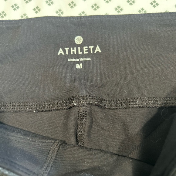 Athleta soft stretch flared capri yoga leggings. ently used sz.M. - Picture 3 of 3